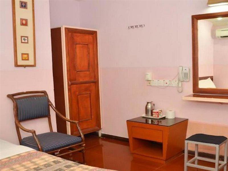 J &J Hotel Kota Kinabalu Zewnętrze zdjęcie